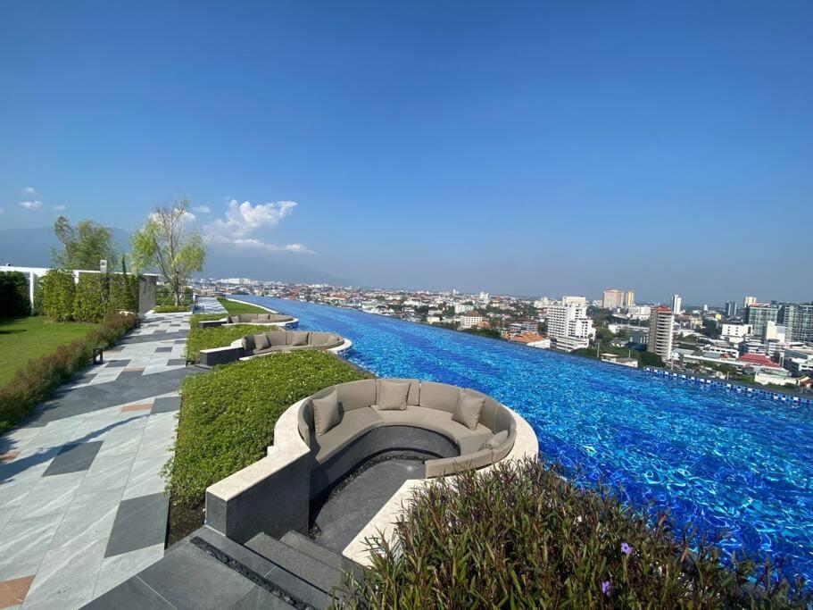 New & Cozy 2 Bedroom @ The Astra Sky River Chiang Mai Exterior photo